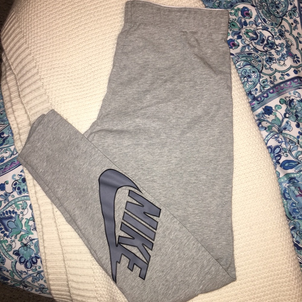 Gray Nike leggings-NEVER WORN- size M